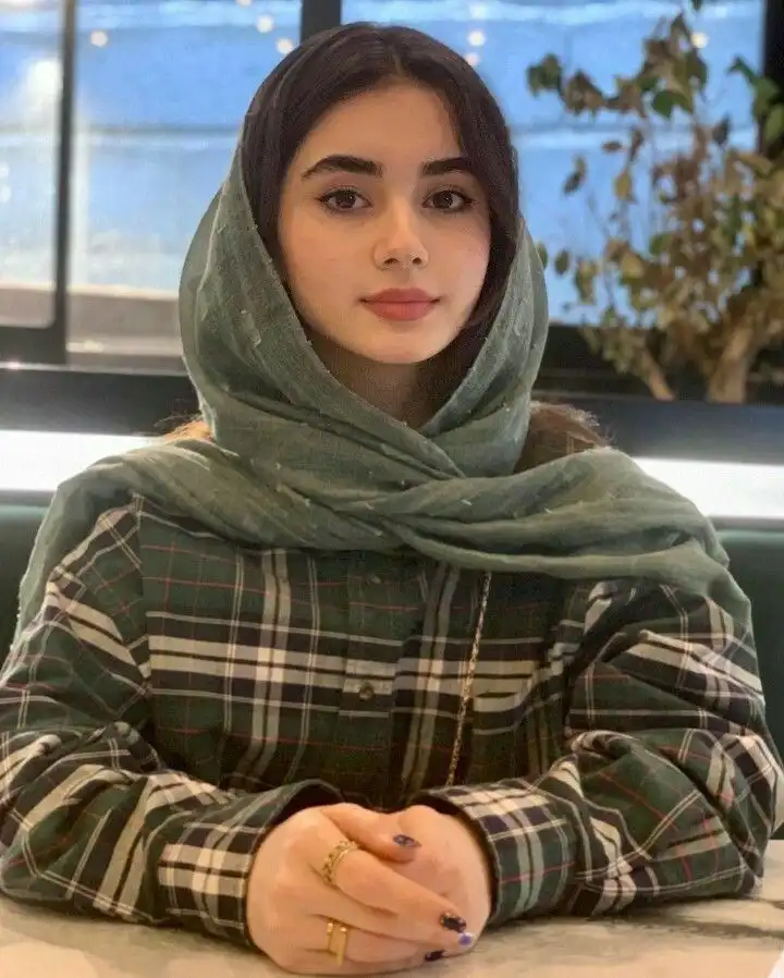سارا نیک‌خواه